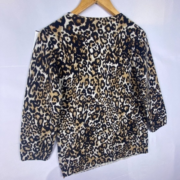 Talbots women's Sz: M pure Cashmere animal print pullover sweater crew neck - Picture 9 of 11
